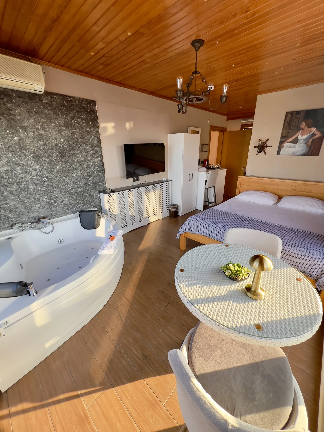 İskandil Butik Otel Güverte odasının iç mekânı